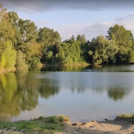 Domus 20min Europapark Kamp alanı *
